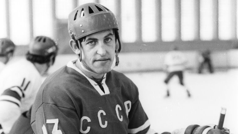 хоккеист Борис Михайлов